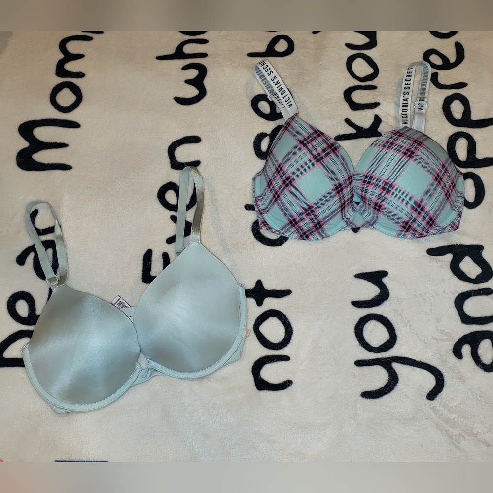 Like New Victoria's Secret t-shirt push up bra sz 32DD color mint